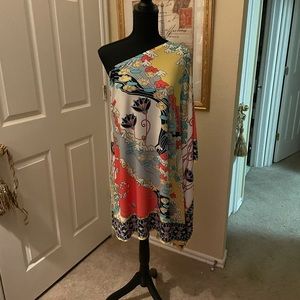 Beautiful Hermès like off the shoulder dress.